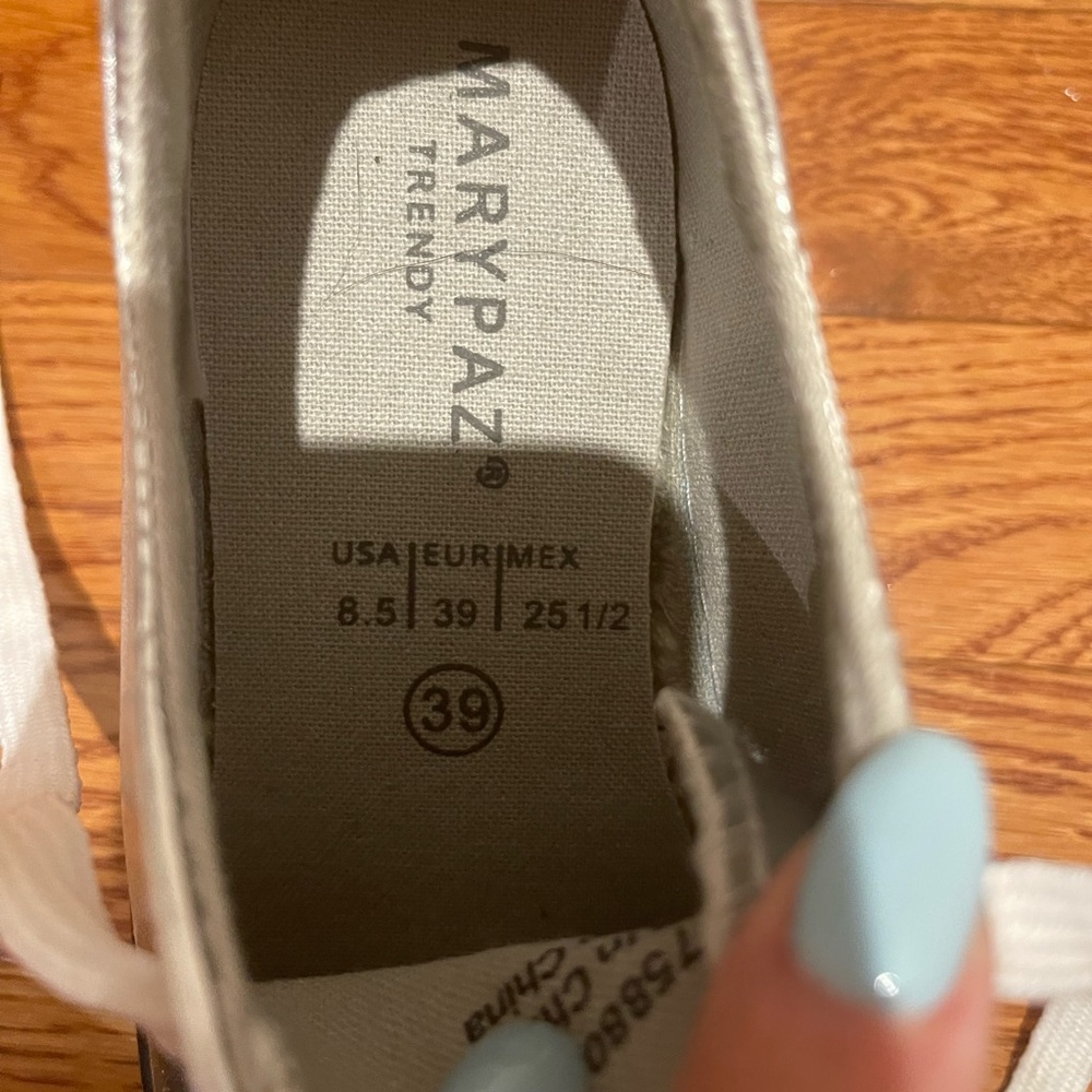 Silver converse - Picture 2 of 4